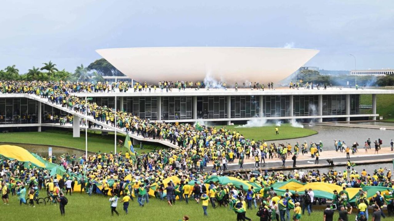 Alleged Bolsonaro Supporters Storm Brazil's National Congress, Lula Airlifted Out? [COMPILATION]