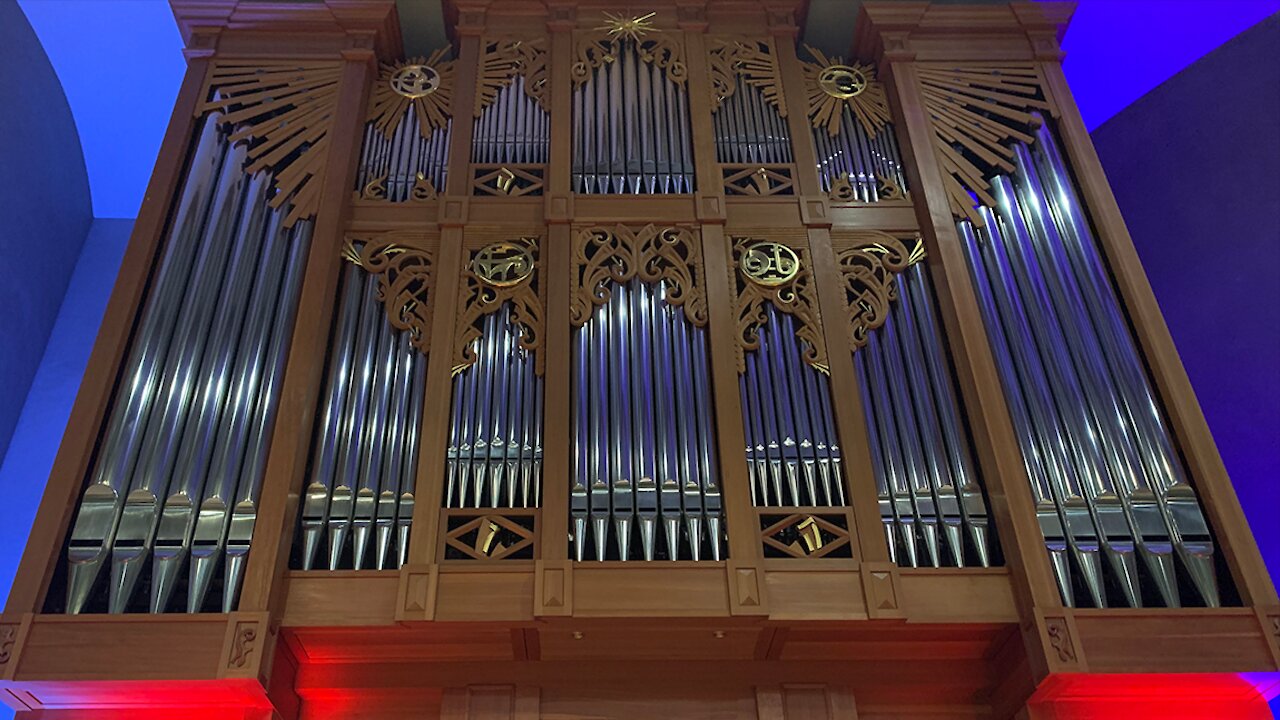 FPV view of Pinnacle Presbyterian - PBC Performs Saint-Säens Organ Symphony