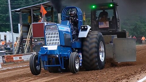 Hot Farm Tractor Pulling Schuylkill County Fair