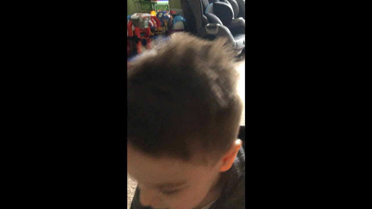 3 year old identifies pictures 📸