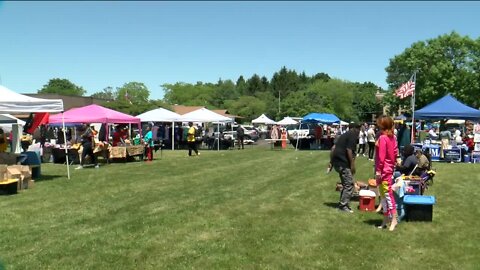 Racine County Juneteenth Parade draws hundreds to celebrate