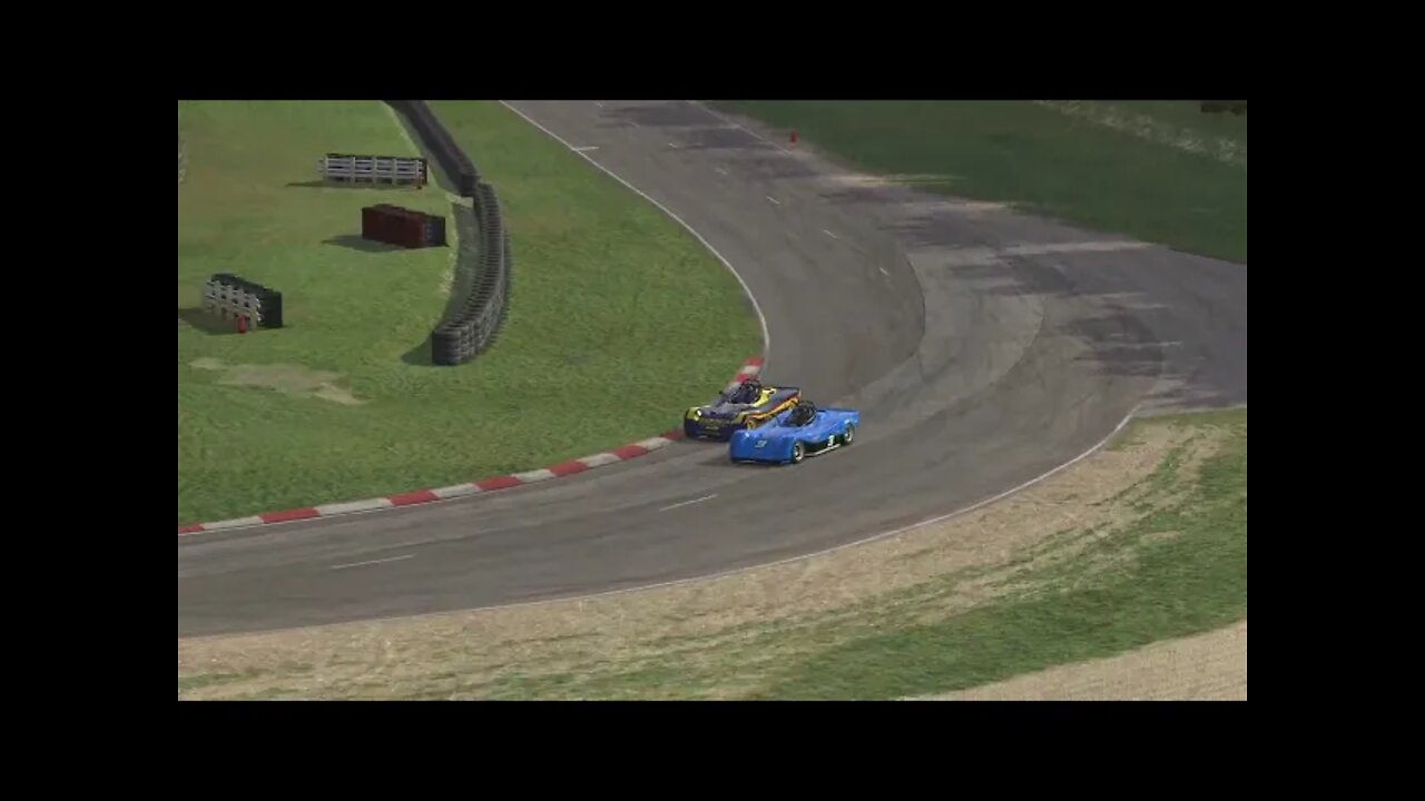 Last lap battle for 3rd at Summit Point in the SRF