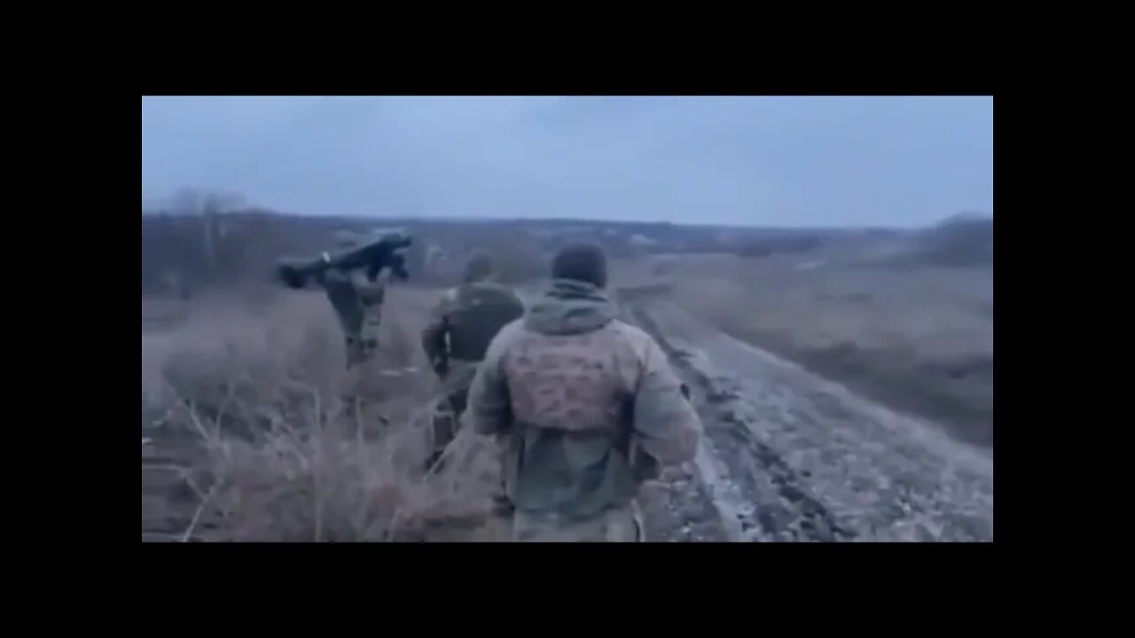 Somewhere in #Ukraine 🇺🇦 soldiers made good use of #Javelin missile againsts #Russian 🇷🇺 armored