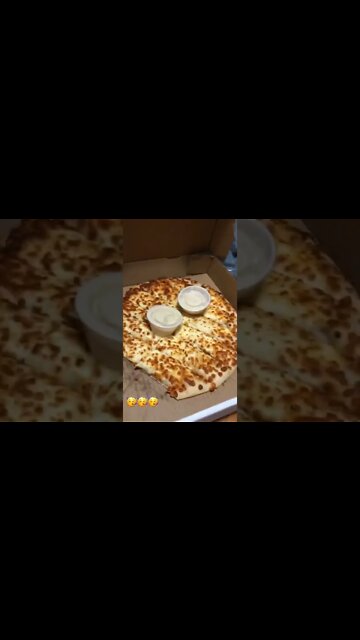 Pizza and Garlic Fingers are a great combination