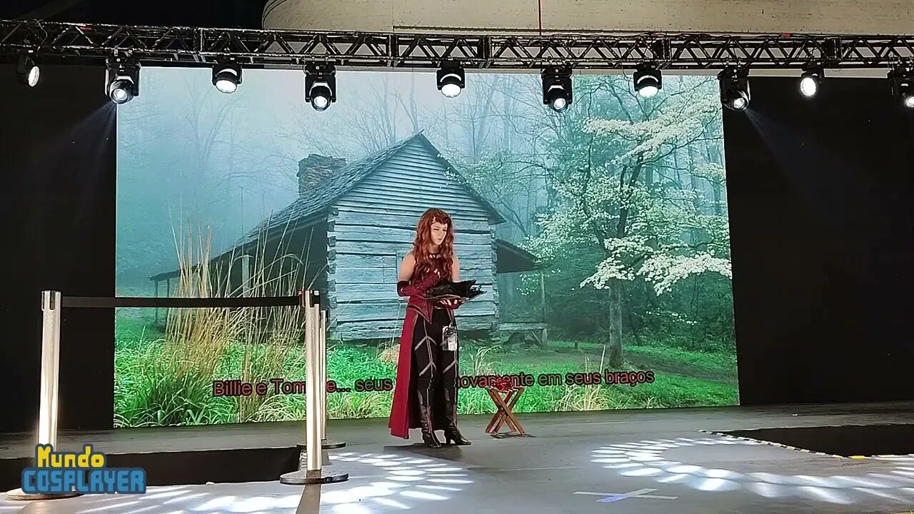 Apresentação Cosplay Tradicional de Wanda Maximoff da série WandaVision no Anime Friends 2022