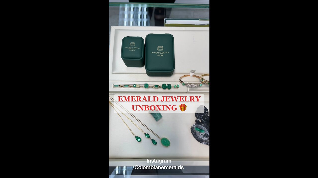 Unboxing trending Fine emerald and diamond women jewelry