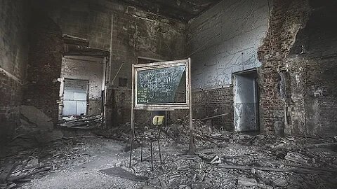 ABANDONED CREEPY SCHOOL