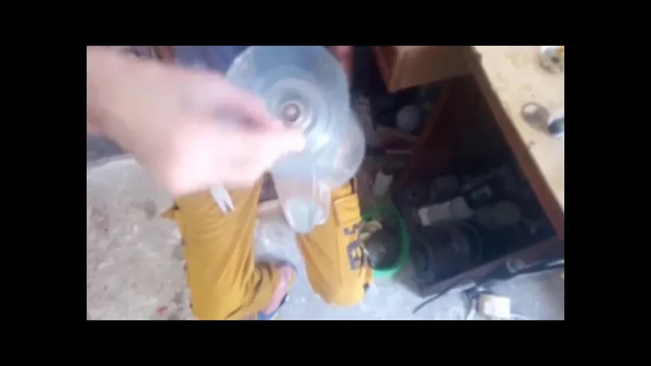اصلاح شفشق خلاط بمقص بيت عادي