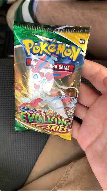 Rayquaza from Evolving Skies