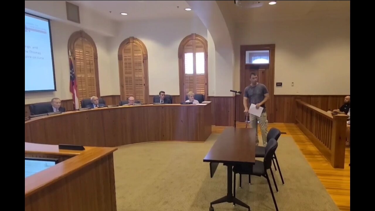 GO GREEN Activist Gets Shut Down By Air Force Veteren At Thomas County Commissioners Meeting