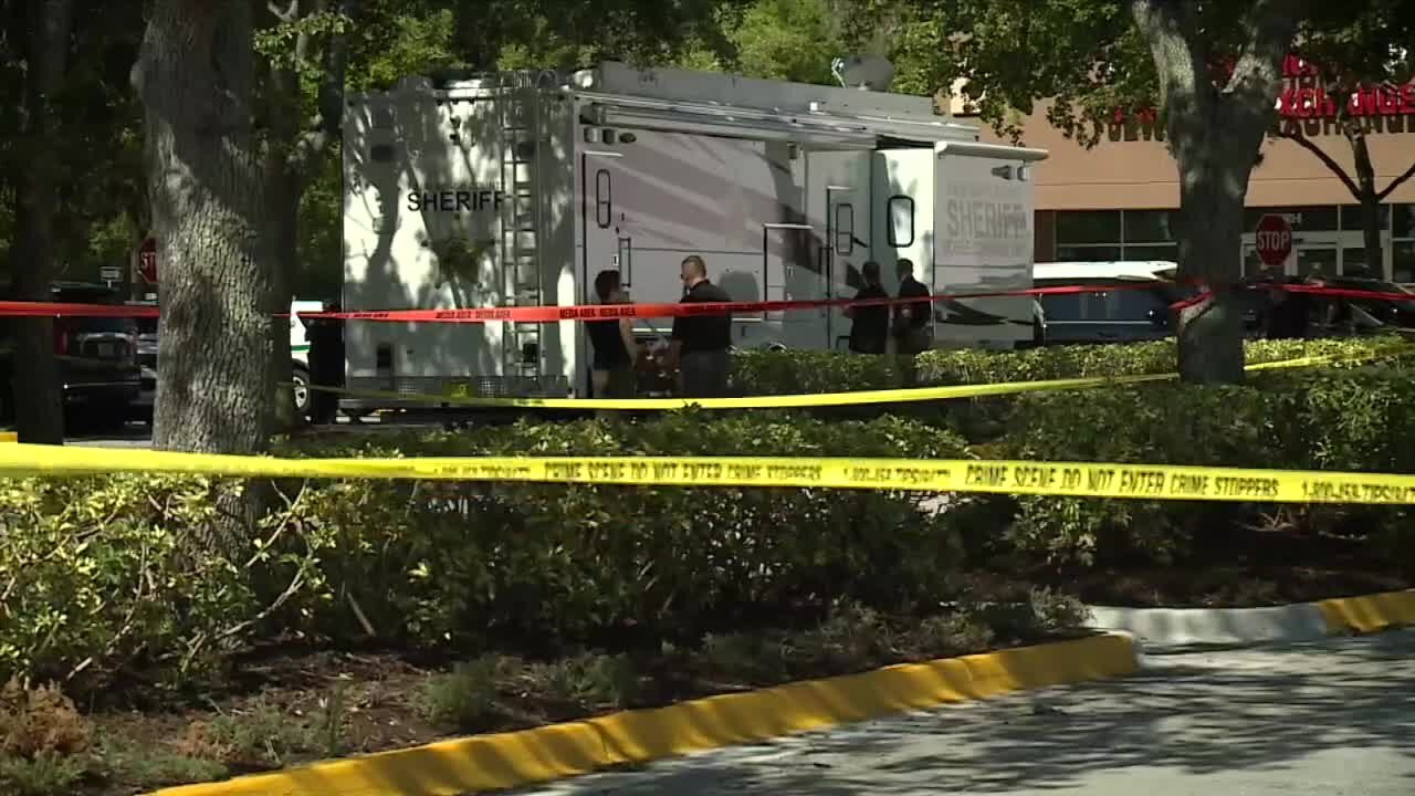 Knife-wielding man shot by Palm Beach County sheriff's deputy