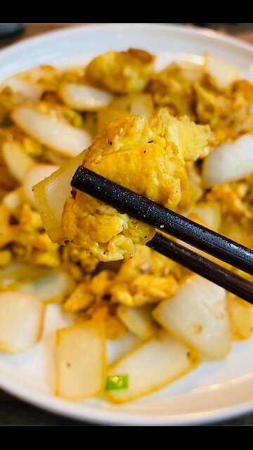 Onion and Egg Stir Fry 鸡蛋炒洋葱