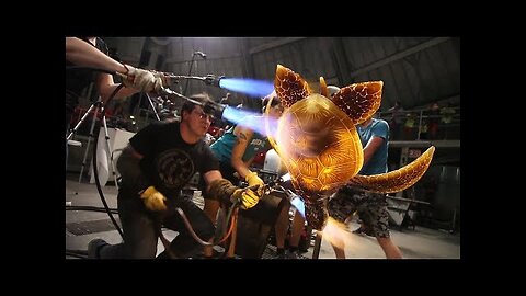 Glass Artist Raven Skyriver makes GIANT glass Sea Turtle! AMAZING