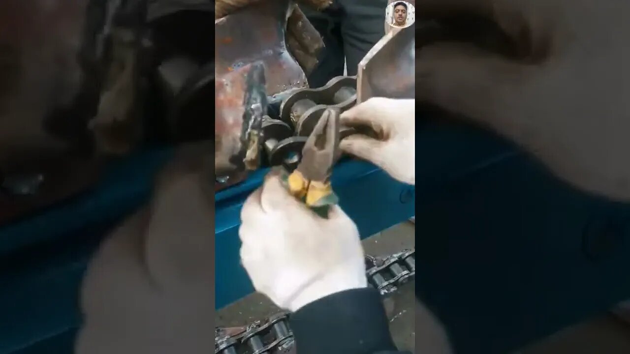 Chain Belt Repairing #dailyhackness #ytshorts #challenges #doityourself #useful #viralvideo2022