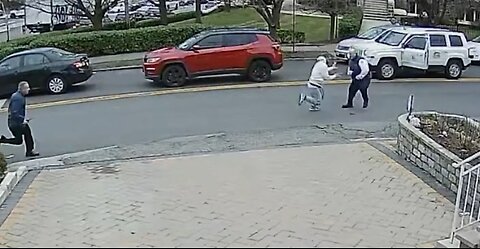 Good Samaritan TAKES DOWN Suspect