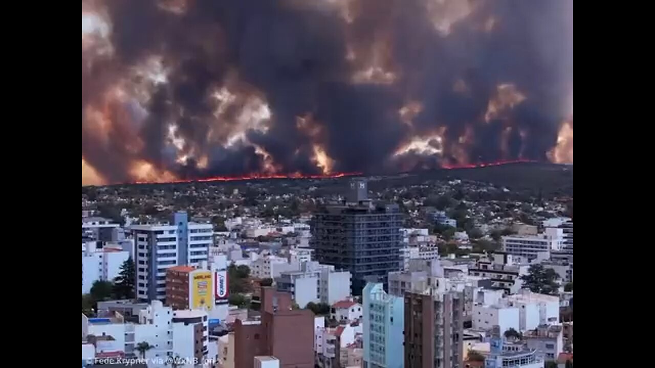 Video shows the rapid advance of wildfires nearing the city of Villa Carlos Paz in Argentina