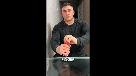 This man has super strength (@mitya06.11)