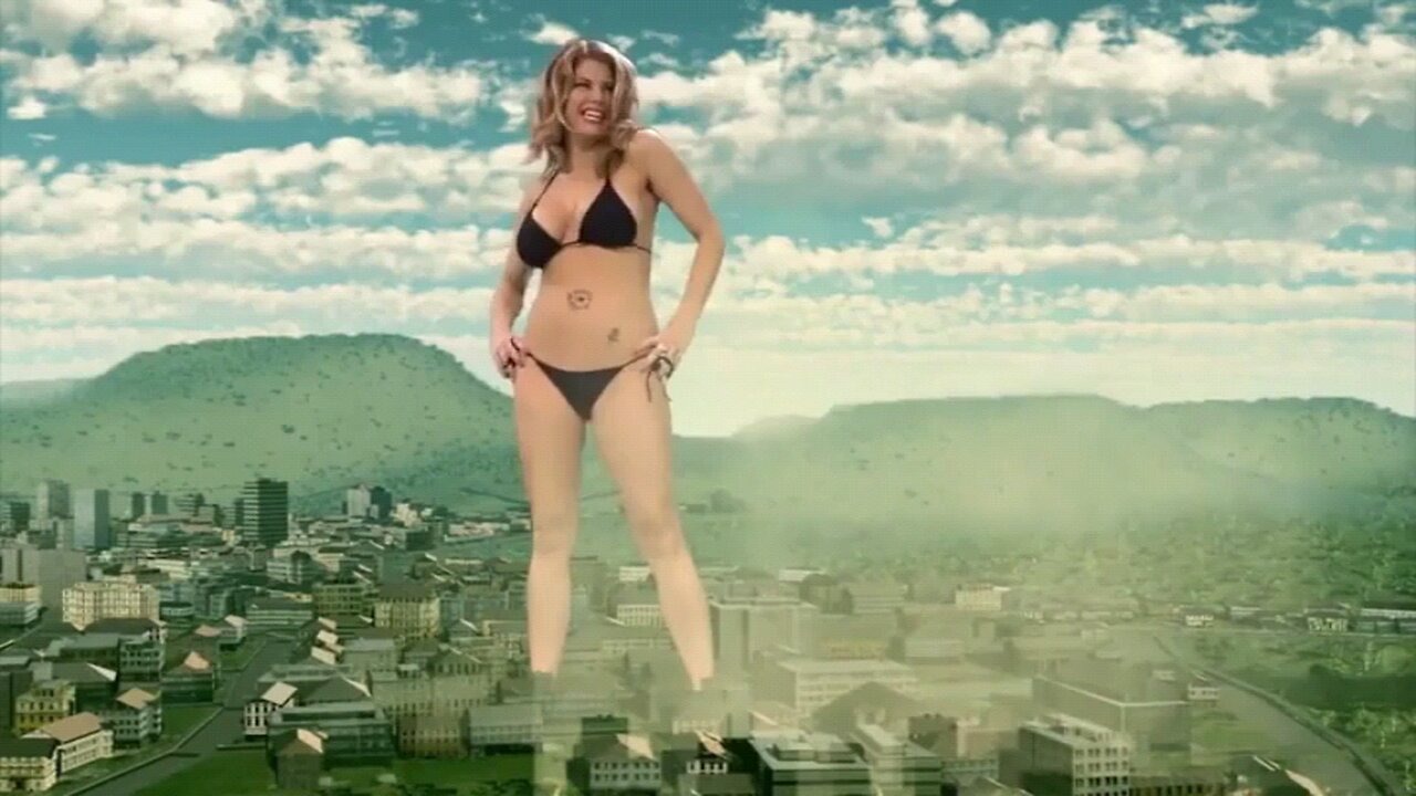 Giantess Carissa 2