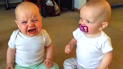 Funny Baby Videos playing