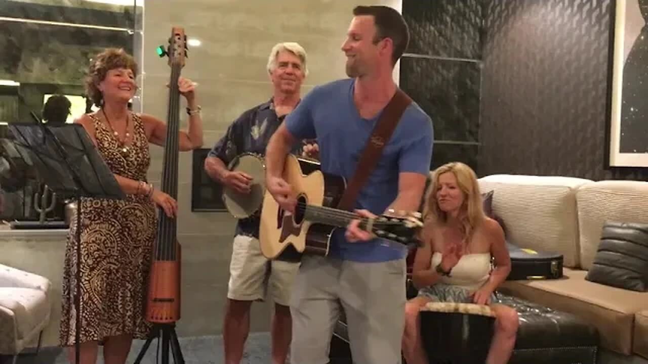 "Folsom Prison Blues" Singalong with Mom, Dad and Alyson (Johnny Cash Cover)