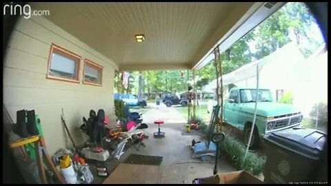 Off Duty cop gets run over by jeep