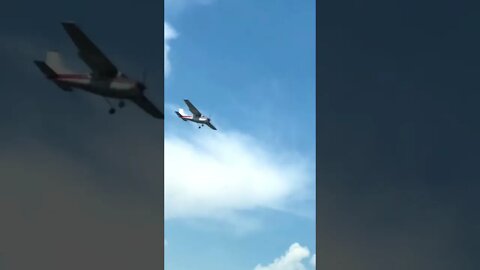 Living by the airport be like ✈️ #shorts #viral #airport