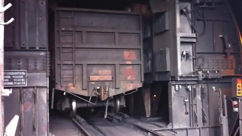 Вагоноопрокидыватель — специальное сооружение для механизированной разгрузки