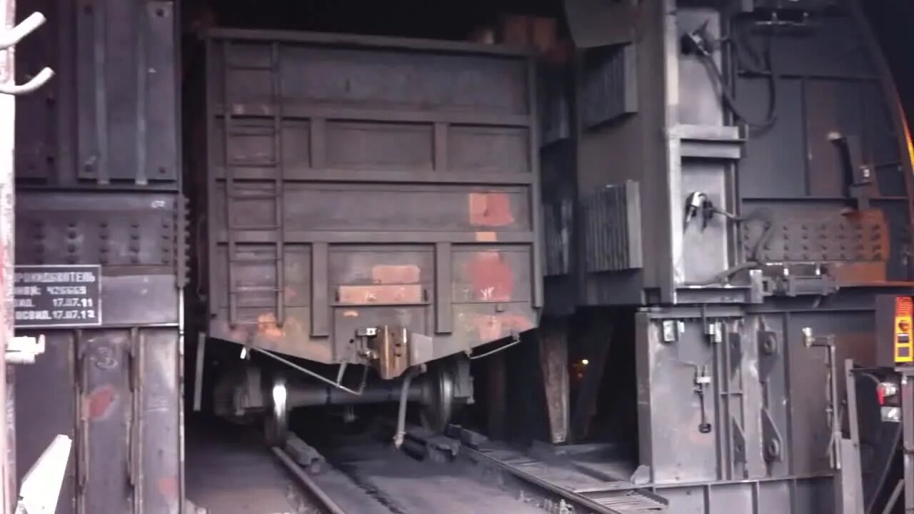 Вагоноопрокидыватель — специальное сооружение для механизированной разгрузки