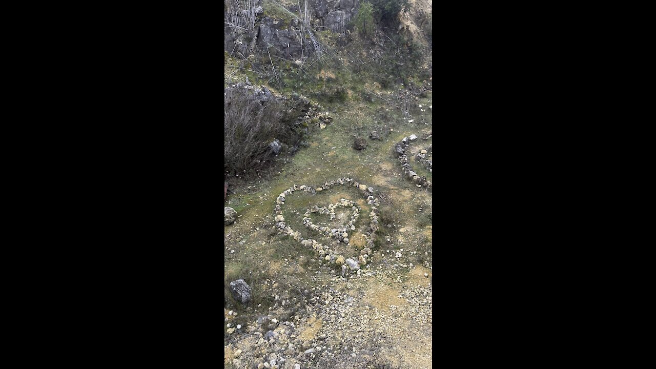 Rock Heart in the Ravine