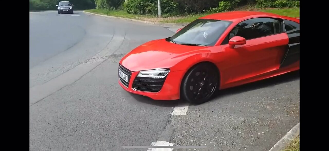 Audi R8 crashed