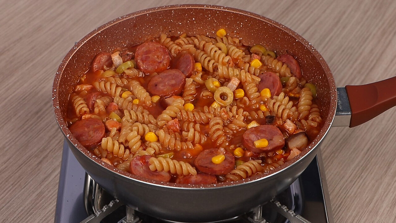 DELICIOUS CREAMY PASTA IN THE PAN EASY AND QUICK LUNCH, READY IN MINUTES