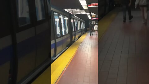 Gorgeous Montréal metro departing