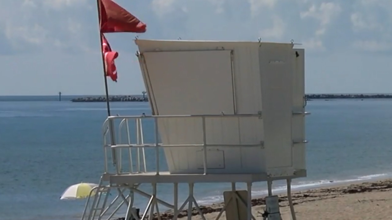 Bathtub Beach closed to swimmers due to algae