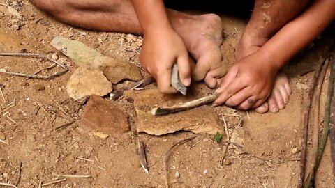 Using primitive tools, fire Wilderness Survival Challenge /6