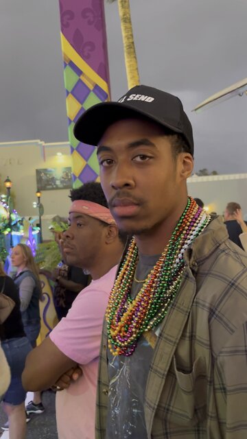 Universal Mardigras Is So Much Fun😐