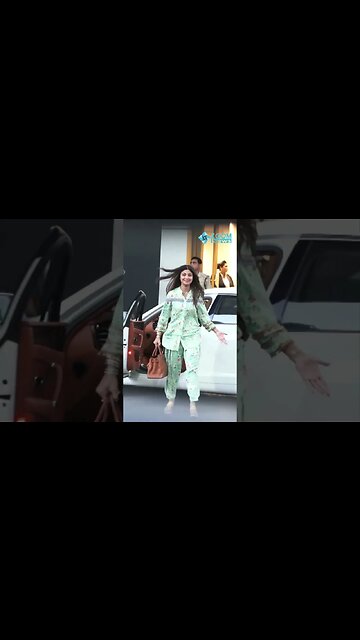 Shilpa Shetty looks beautiful, spotted at Kalina Private Airport