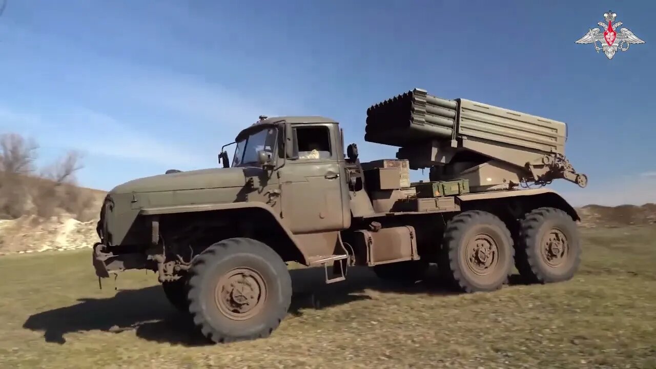 MoD Russia: Tornado-G MLRS crew destroys AFU observation post.