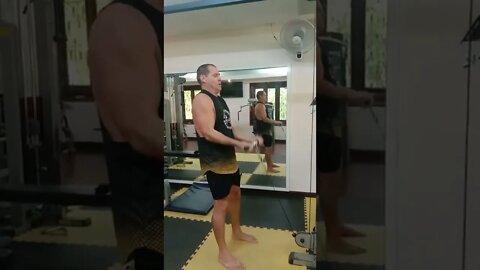 Cable Curl Andre