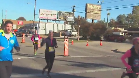 Thousands take part in Tulsa Route 66 Marathon