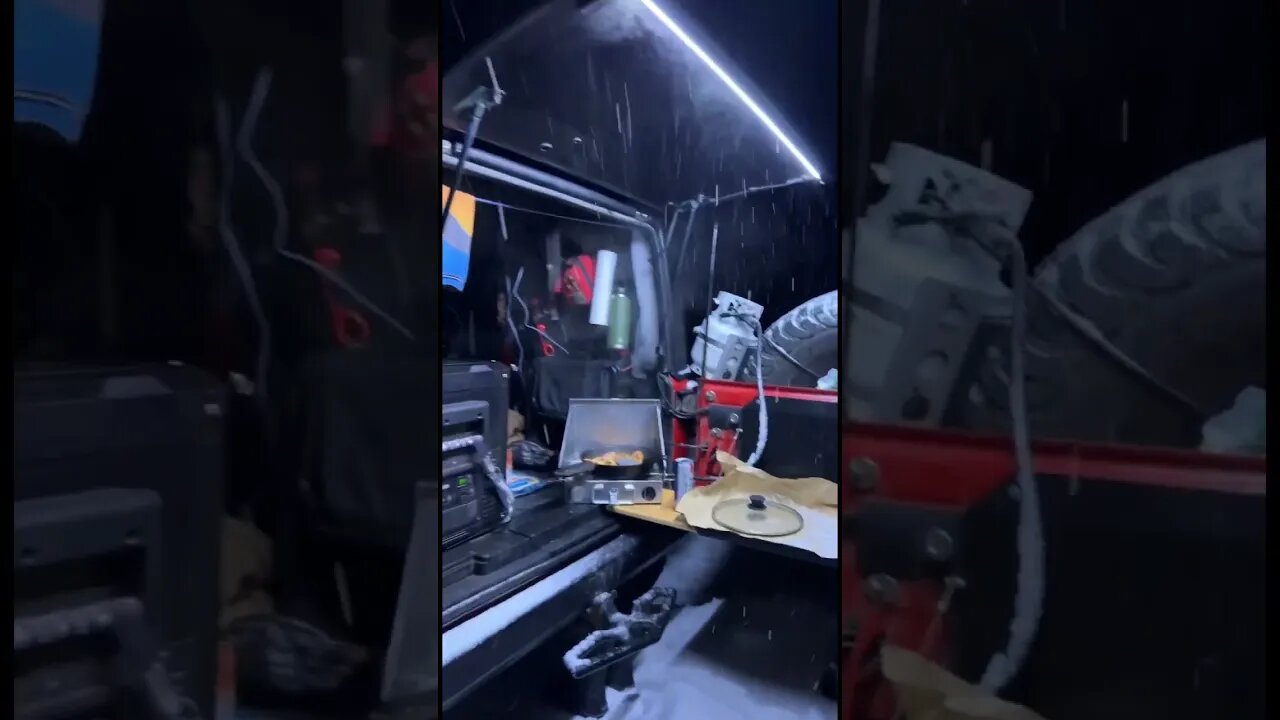 Snowy Jeep Camping!! #jeep #jeeplife #overland #overlanding #jeepwrangler #snow #pow #snowboarding