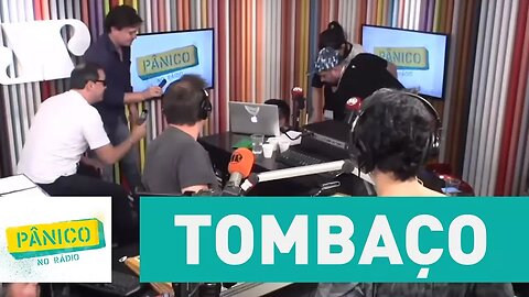 Bola leva tombaço ao vivo durante o Pânico; assista
