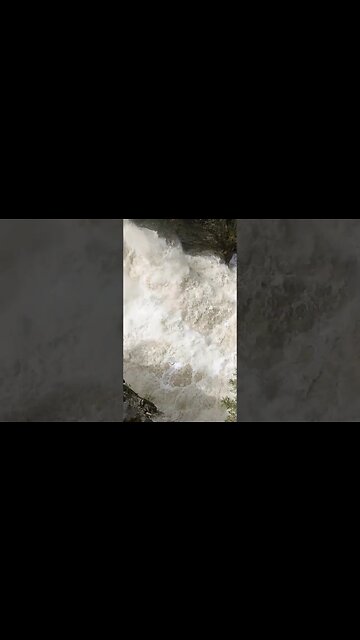 Cascade Falls, BC Canadá #livefree #shorts