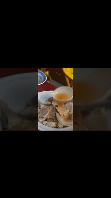 Lunch In Saigon - cơm trưa