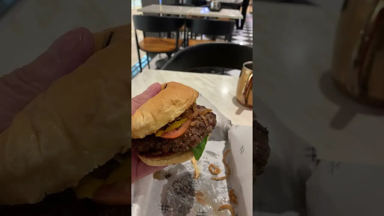 Burger #shortvideo #shortsfeed #shortsvideo #subscribe #viral #food