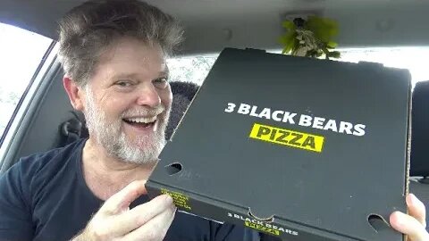 Let's Try The New 3 Black Bears Pizza!