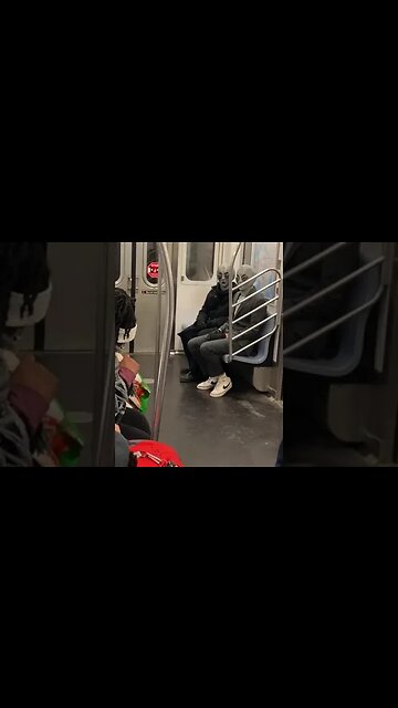 Their ship must be in the shop #aliens #viral