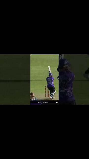Lizelle Lee hit a big six , Hobart Hurricanes Women , wbbl Lizelle Lee