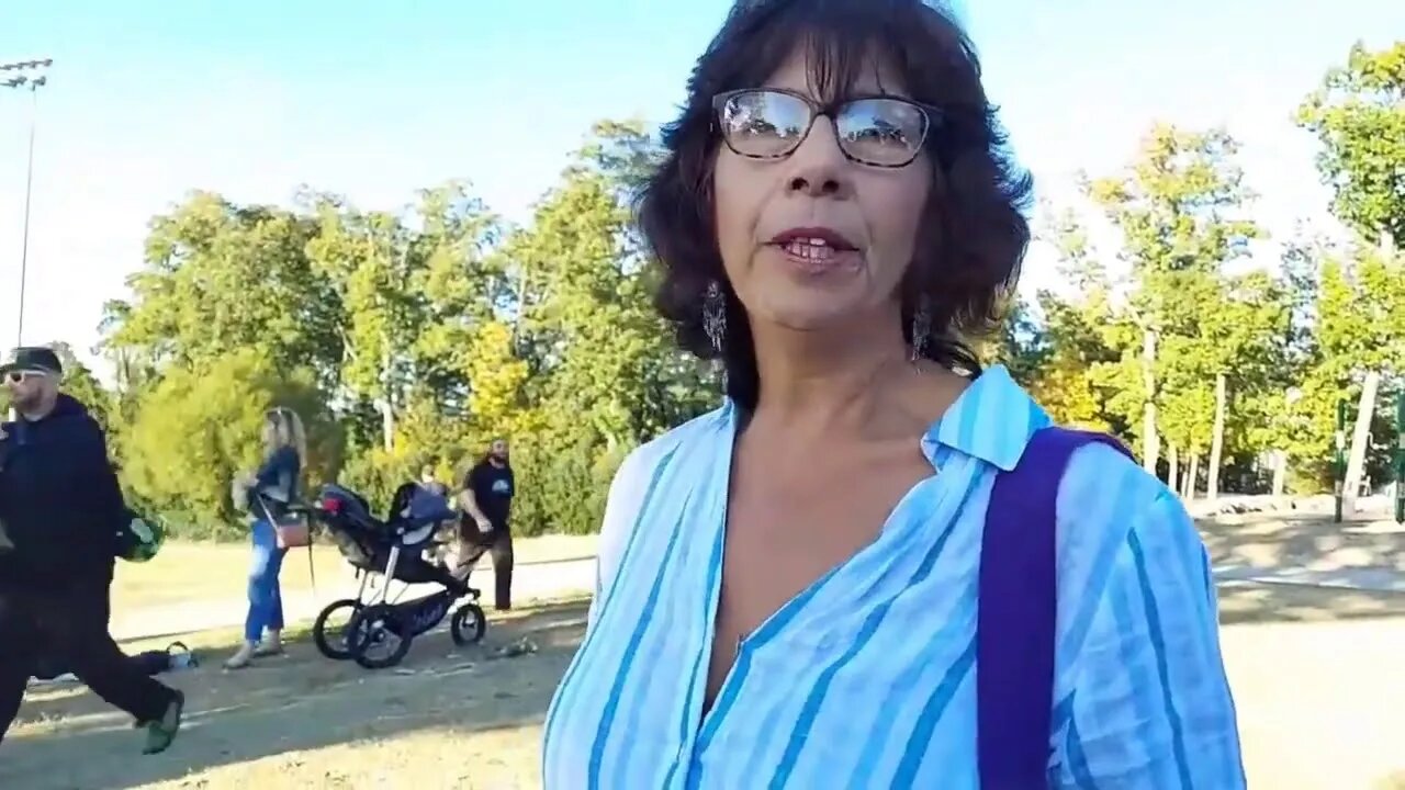 I Told Karen's Mom I'd Get Her On My Live Stream #MandelaEffect #FlatEarth #Flatoberfest