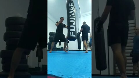 Kick And Elbow The Bag (3)