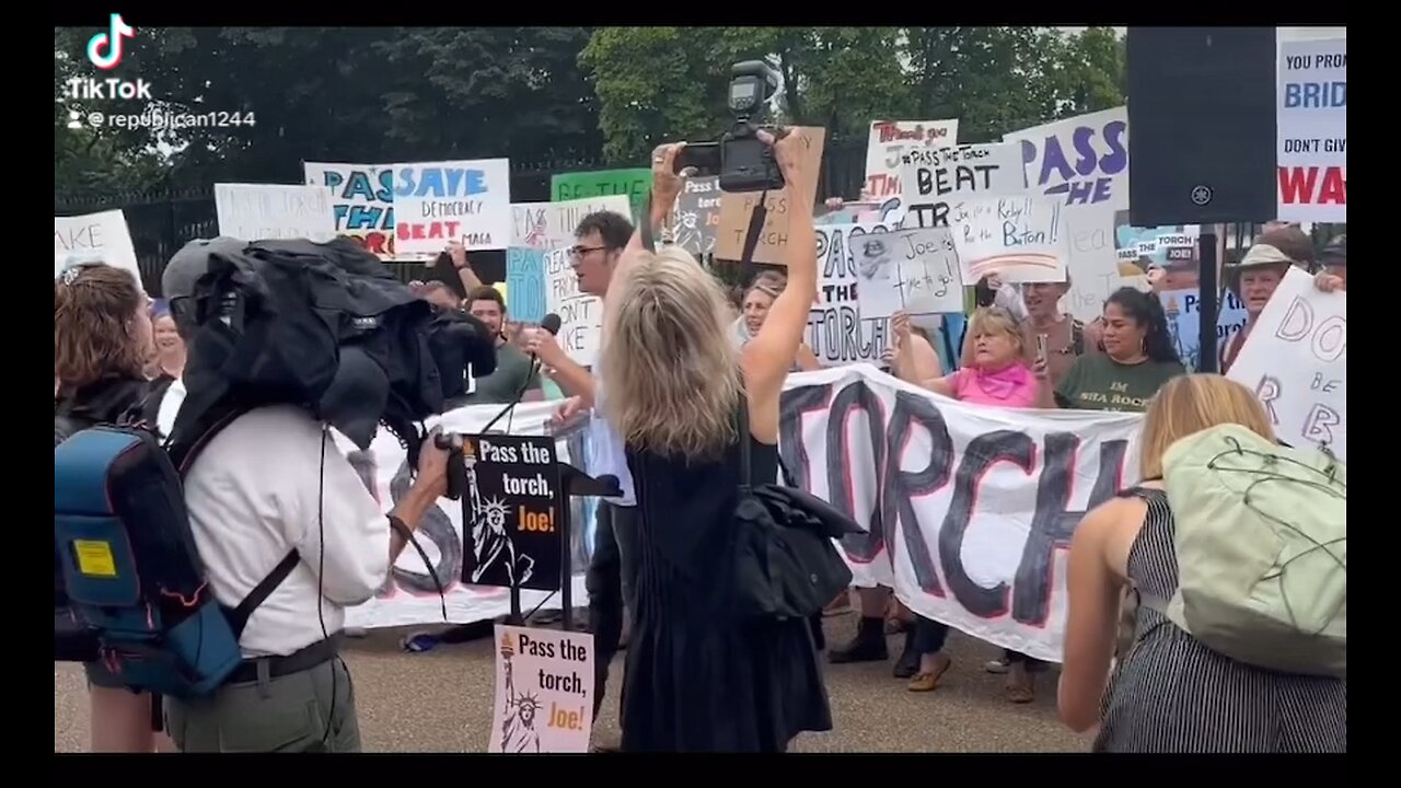 Protest outside of the Whitehouse.